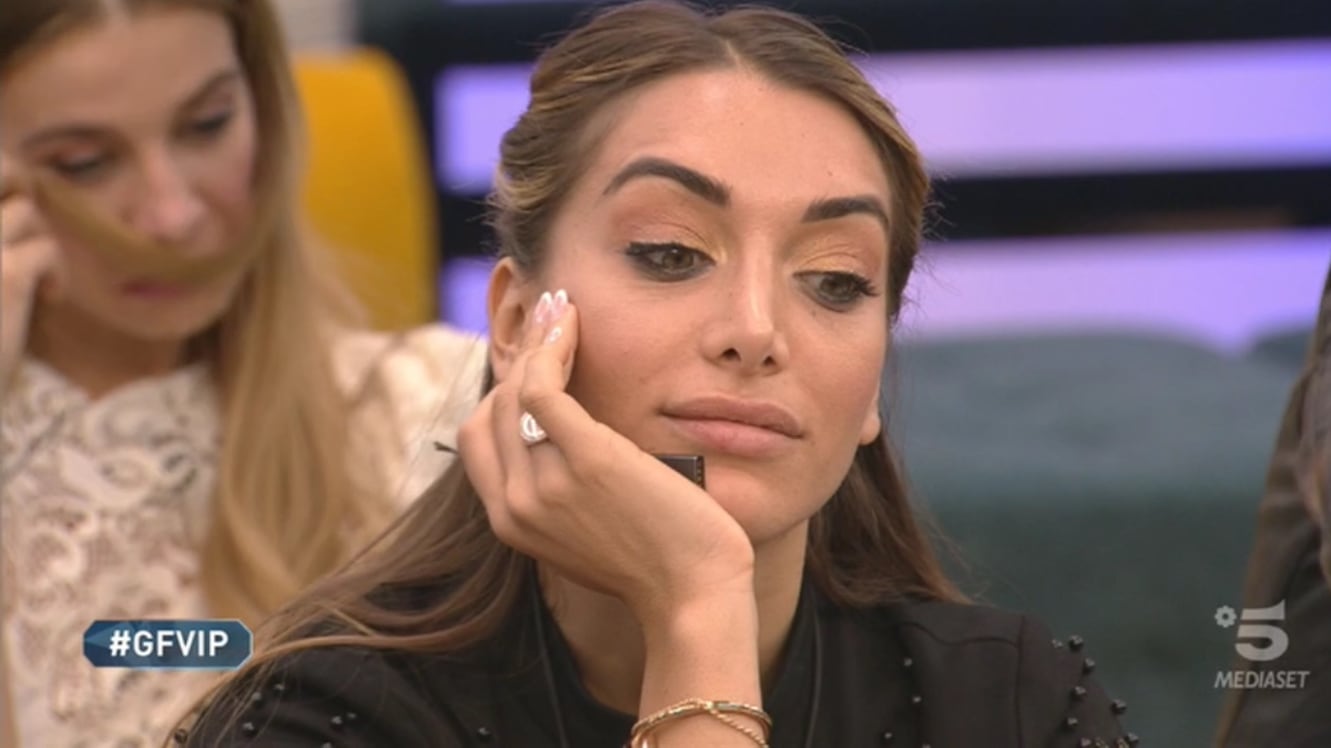 Gf Vip, Elisa De Panicis "smaschera" Andrea Denver: "Mi ha chiesto di avere una storia in Casa"