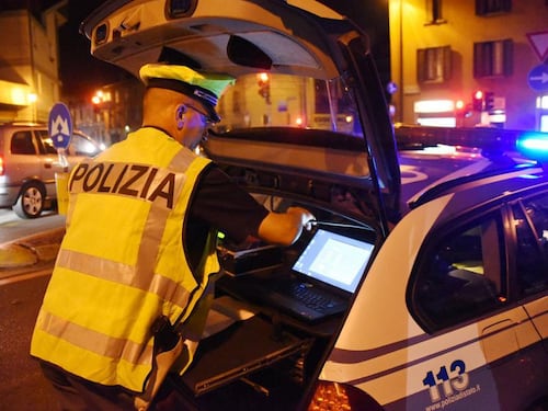 Nuovo Codice della Strada, occhio alla retromarcia: multa raddoppiata per chi sbaglia