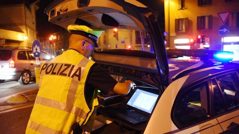 Nuovo Codice della Strada, occhio alla retromarcia: multa raddoppiata per chi sbaglia