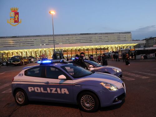 Roma, rubano zaino con 2mila euro a turista: in manette due algerini