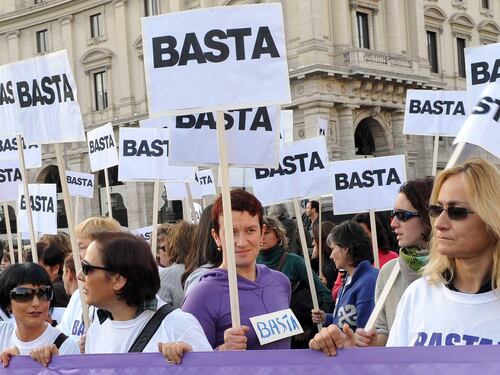 Femminicidio, licenziato il decreto legge. Letta: "Lotta senza quartiere"