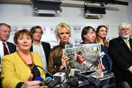 Pamela Anderson contro il foie gras 11