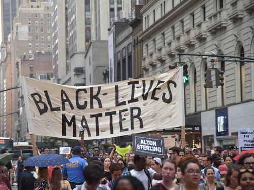 Due anni di tensione tra afroamericani e polizia