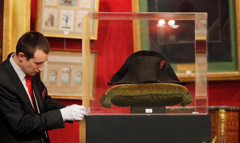 Il cappello di Napoleone venduto all'asta per 1,8 milioni di euro 1