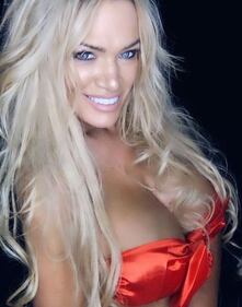 Gina Stewart, le immagini della nonna hot 3