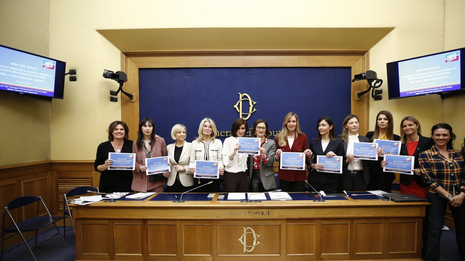 Violenza donne, proteste in Aula: deputate FI sui banchi del governo