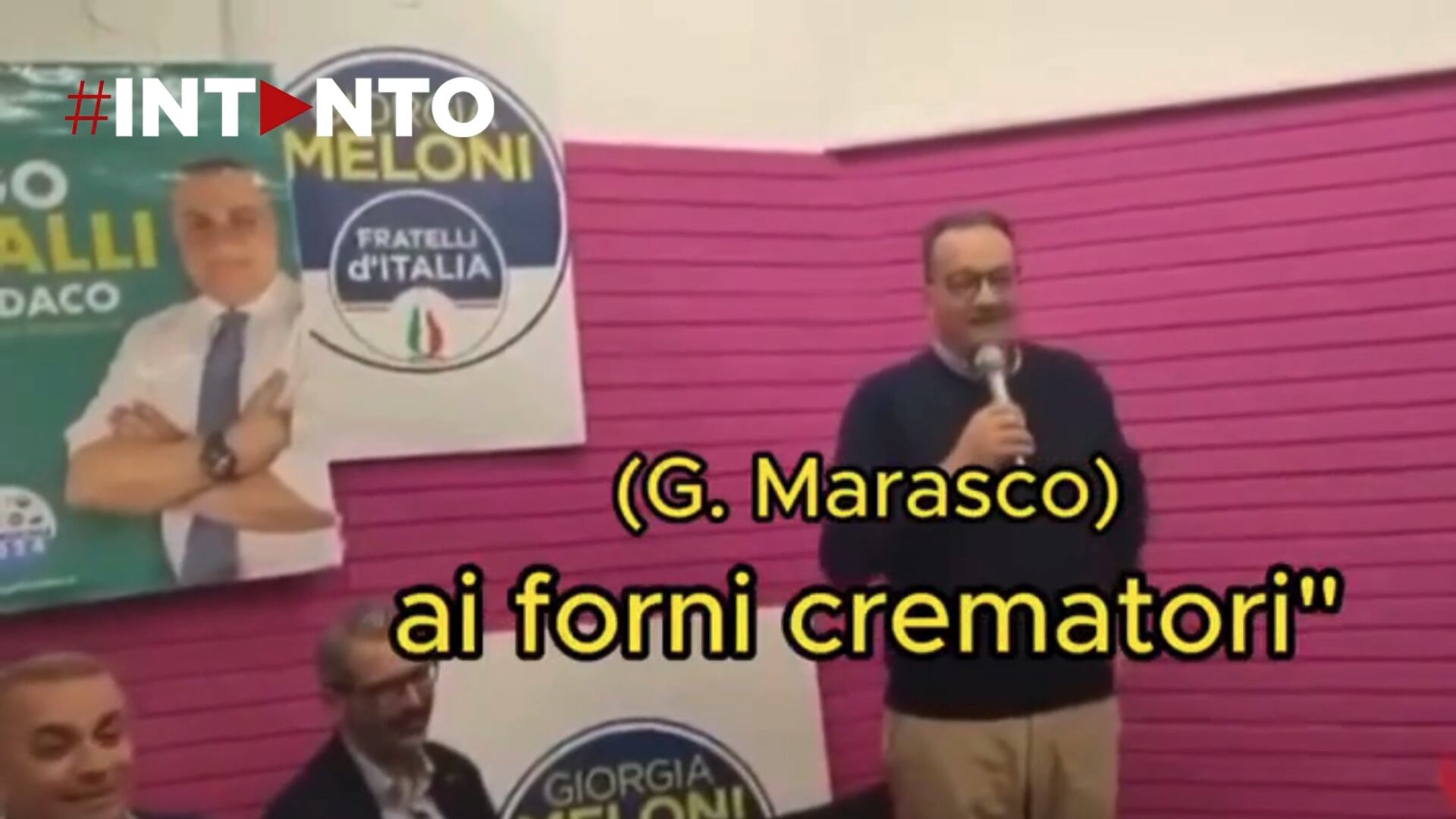 "Siamo abituati ai forni crematori". Poi il consigliere FdI precisa: "Frainteso"