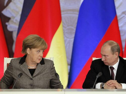 Se la Merkel fa finta di non ricordare gli storici accordi con Mosca