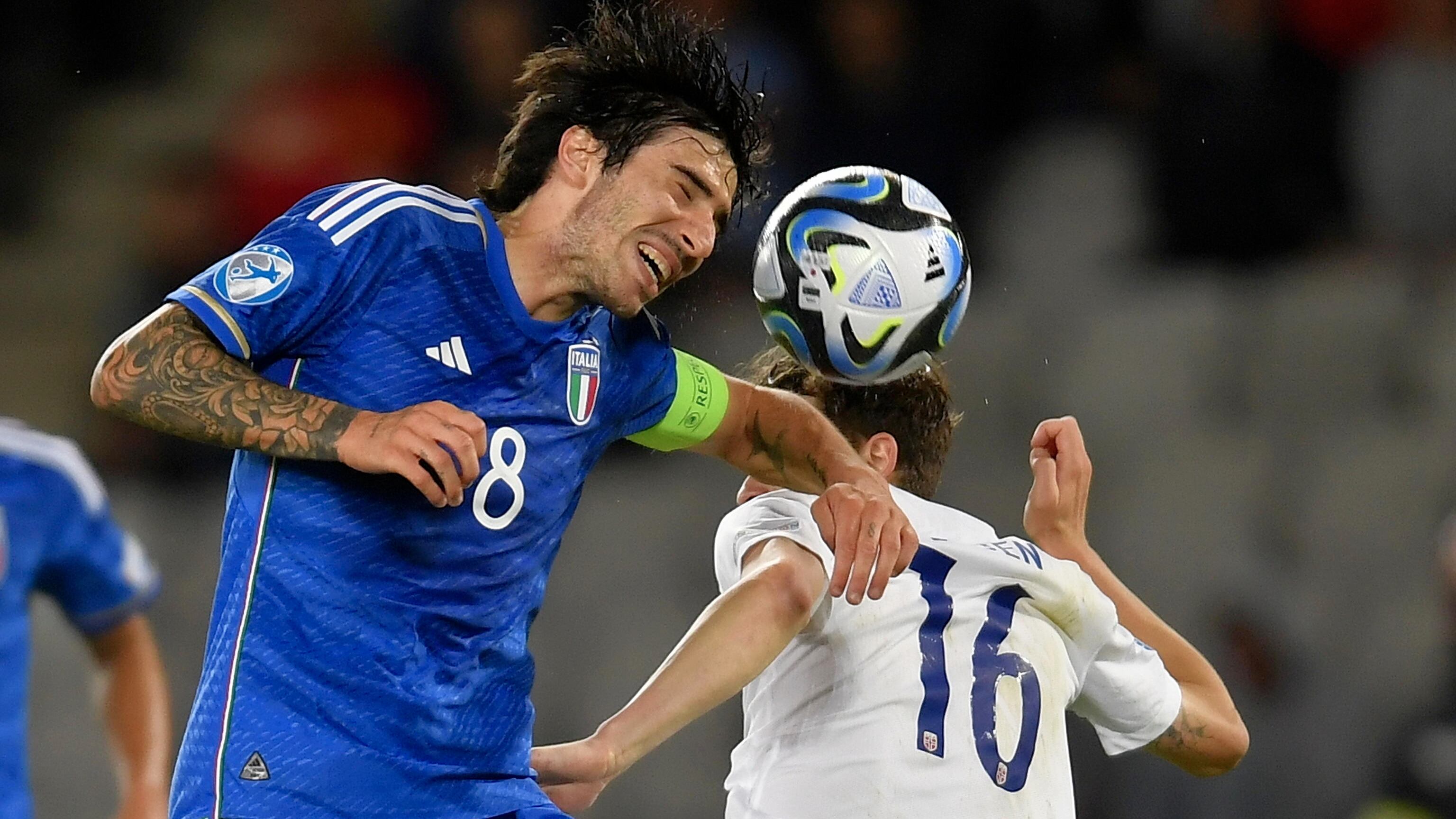 Azzurrini è una disfatta. Altro che biscotto, si fanno male da soli