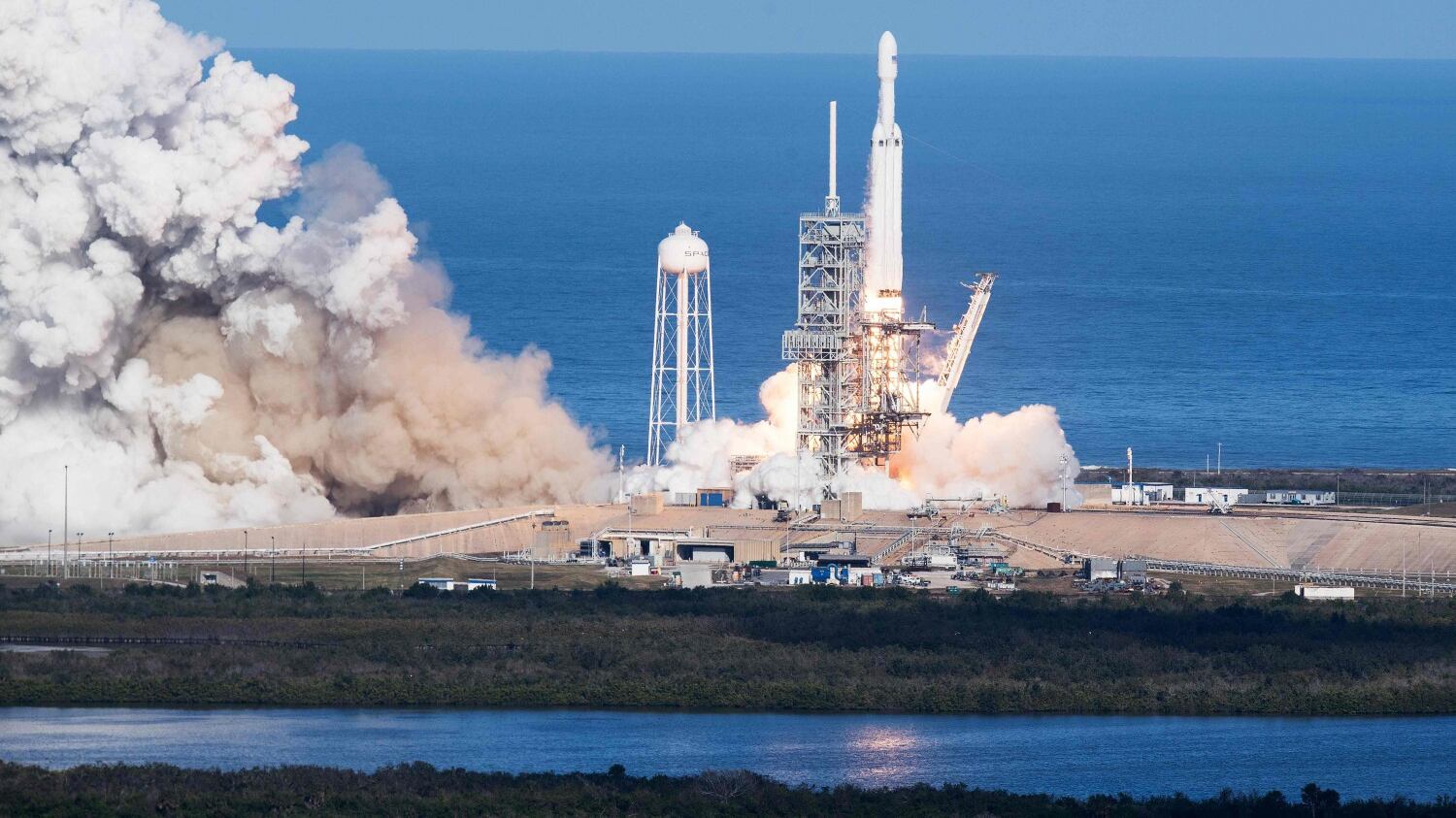 Space X, partito il bus spaziale Così andremo (forse) su Marte