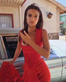 Emily Ratajkowski bollente allo specchio  8