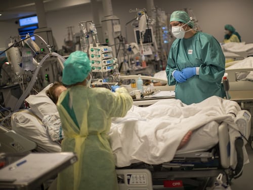 Medico a un paziente Covid: "Tra dieci minuti muori”