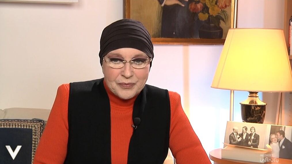 Il dramma di Eleonora Giorgi: "La chemio mi ha indebolita, devo prendere la sedia a rotelle". Una tac prima di Natale