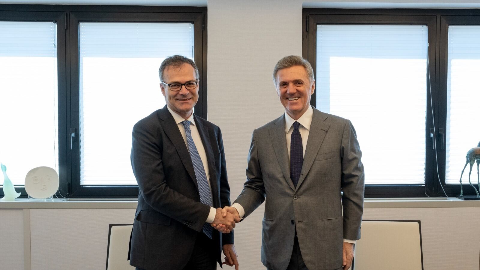 Piano Mattei, Flavio Cattaneo e Fabrizio Saggio siglano protocollo d’intesa per rafforzare impegno in transizione energetica e sviluppo Paesi africani