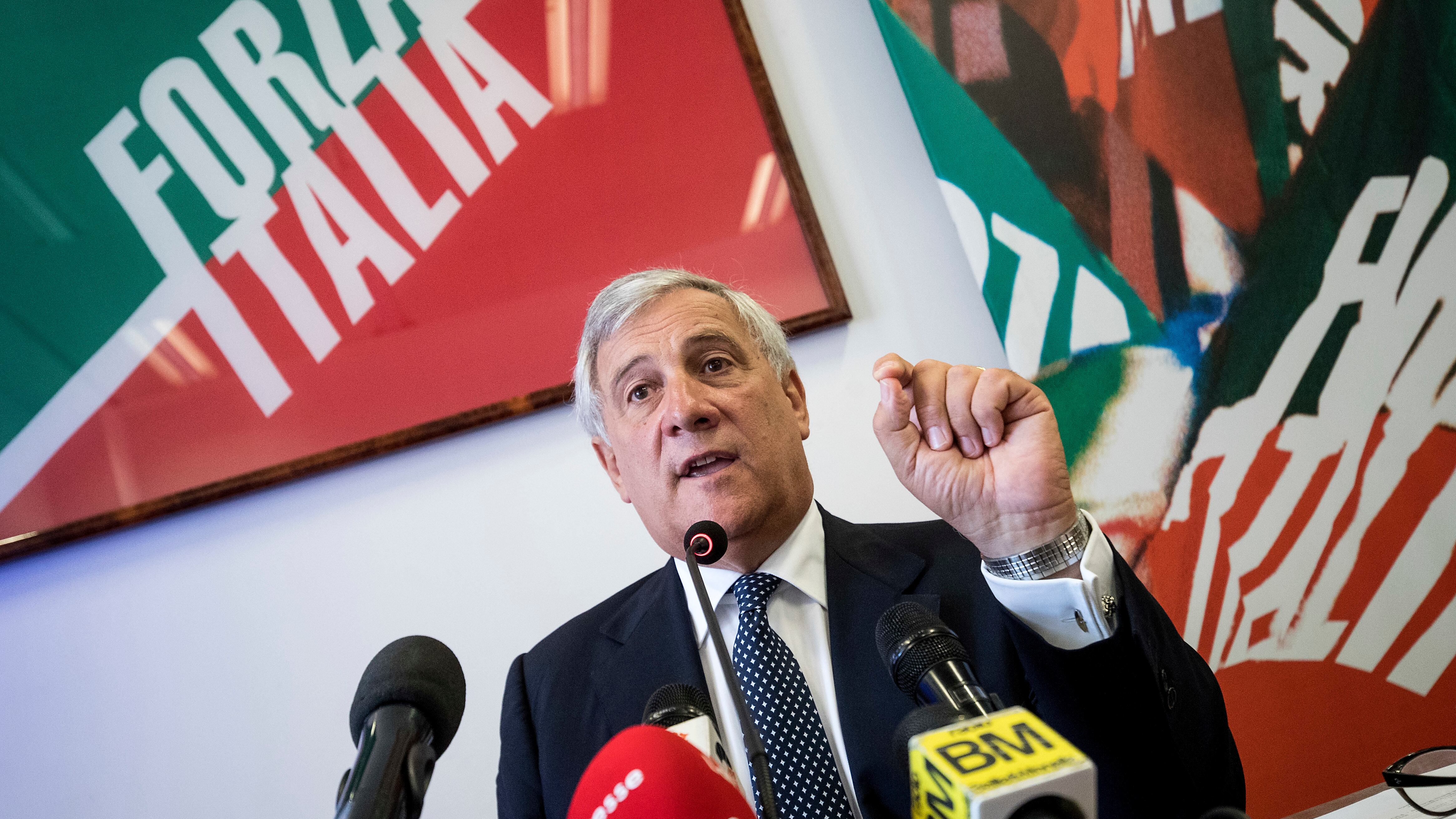Tajani frena l'attacco di Moscovici "Basta insulti, Italia democratica"