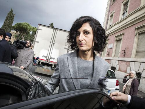 Agnese difende la riforma all'assemblea sindacale: i colleghi la lasciano sola
