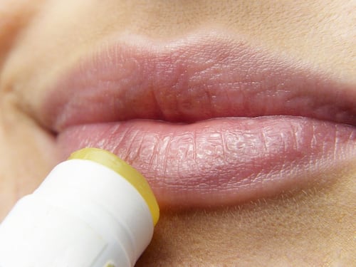 Il legame tra herpes simplex e stress emotivo