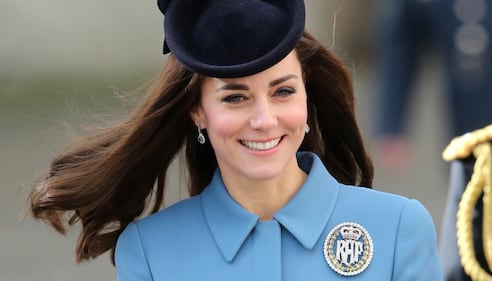 Kate Middleton ed Elisabetta II, stili a confronto 14