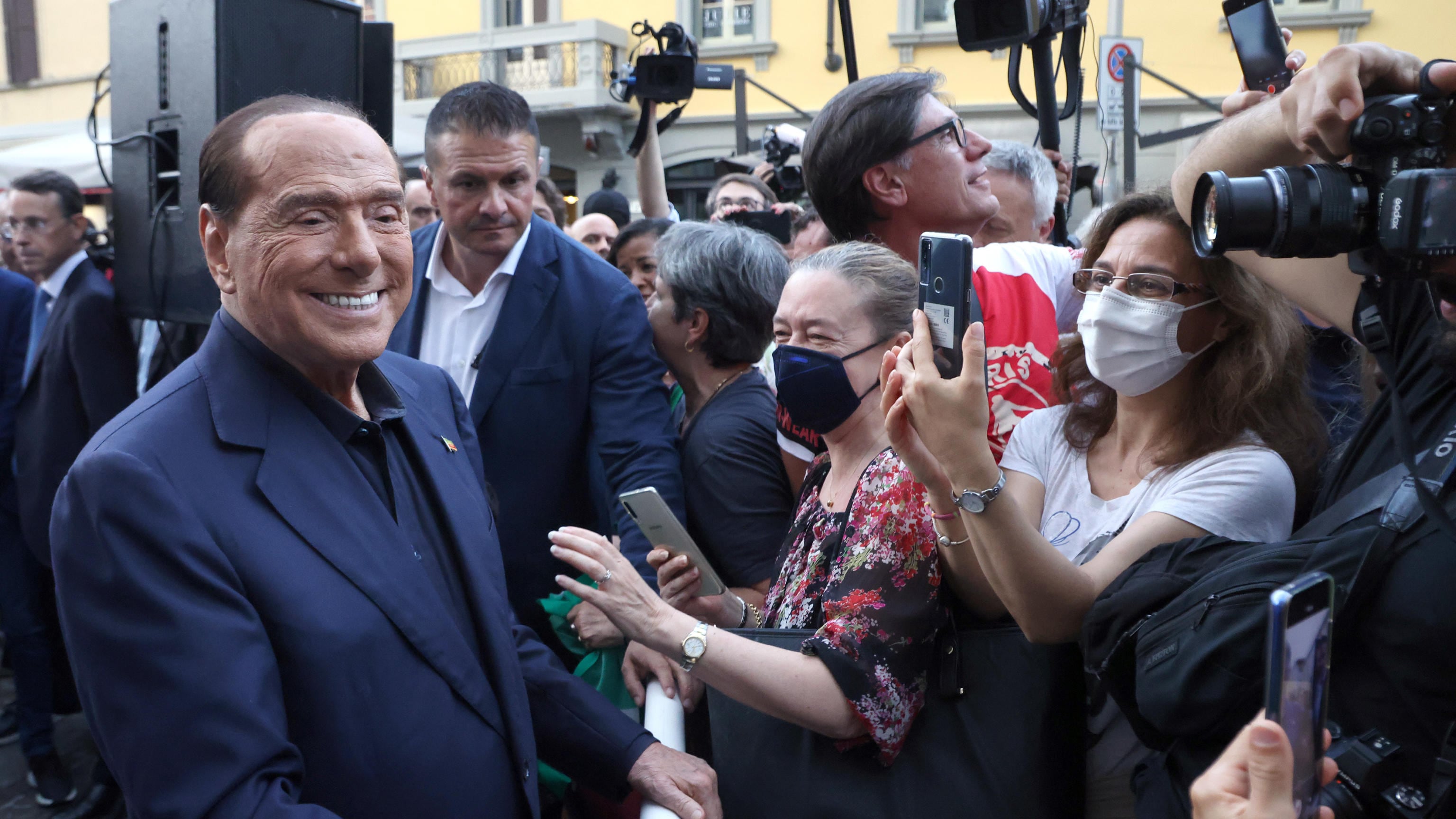 “Siamo l’Italia che lavora e che produce”. Il Cav lancia la volata per FI