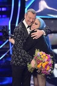 Sanremo 2024: ecco il look della finalissima del Festival di Loredana Berté 1
