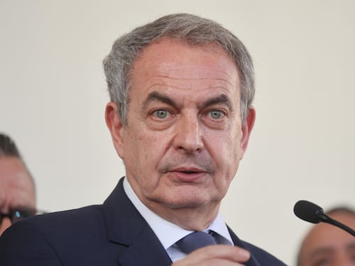 L'ex premier spagnolo Zapatero indagato per riciclaggio e traffico di influenze