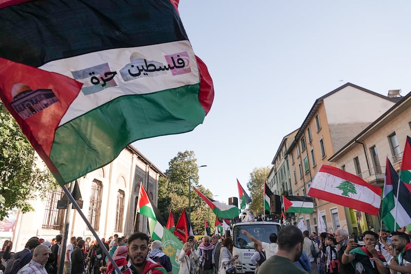 Pro Palestina in piazza a Milano 3