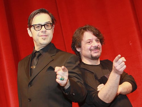 L'ironia surreale di Lillo e Greg trasforma "610" in un super show