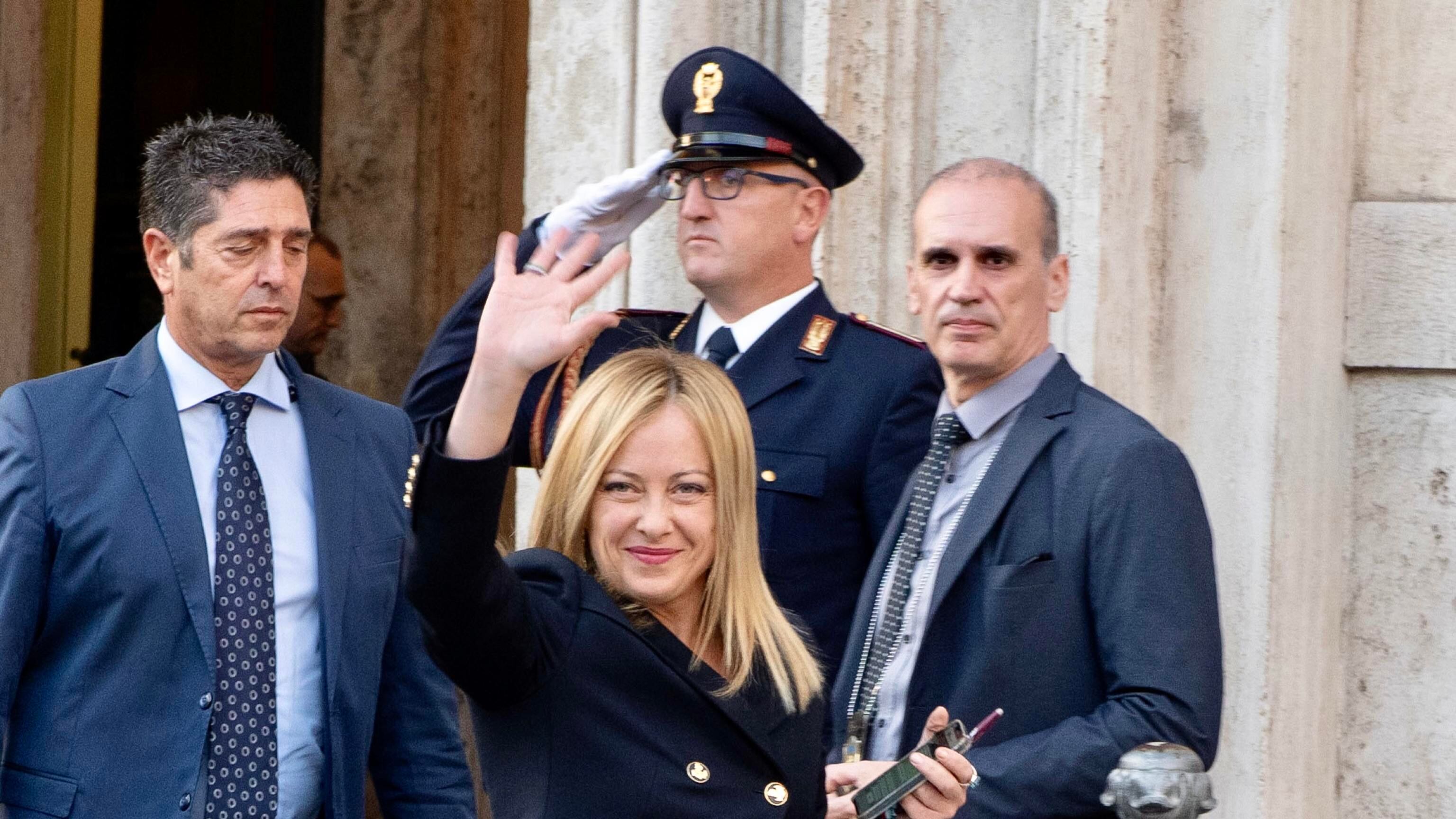 Governo Meloni, boom di apprezzamenti social. Letta unico leader bocciato