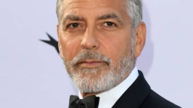 Festa di Clooney, scenografo trovato morto in bagno