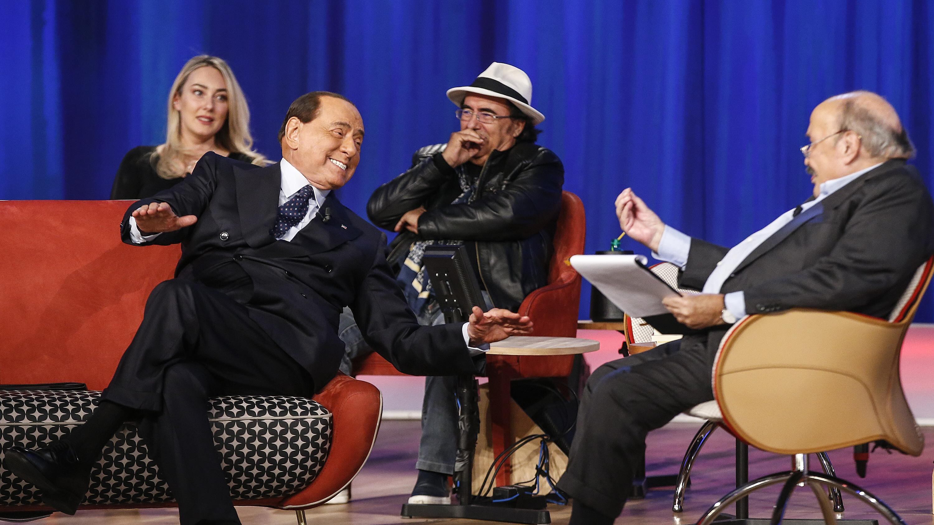 "Amico e giornalista coraggioso". Così Berlusconi ricorda Maurizio Costanzo