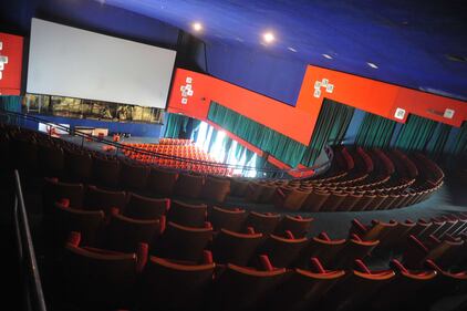 Occupato il cinema Maestoso in Piazza Lodi 9
