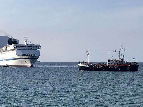 Cabine singole e cibo "etnico" per i migranti in quarantena