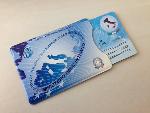 Documento scaduto o smarrito? Arriva la carta d'identità last minute