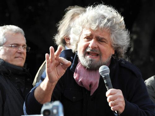 Cambio di strategia: Grillo torna in tv, domenica intervista a Sky