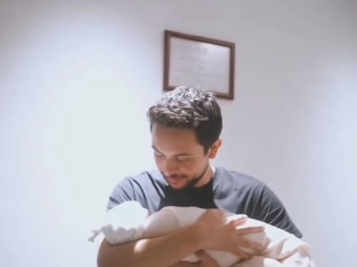 La regina Rania è diventata nonna: è nata la piccola Iman