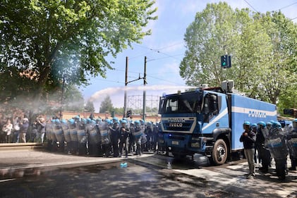 Torino, le foto delle violenze 1