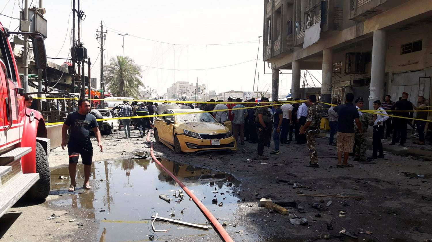 Attentato davanti a una gelateria: l'Isis fa strage di bimbi a Baghdad