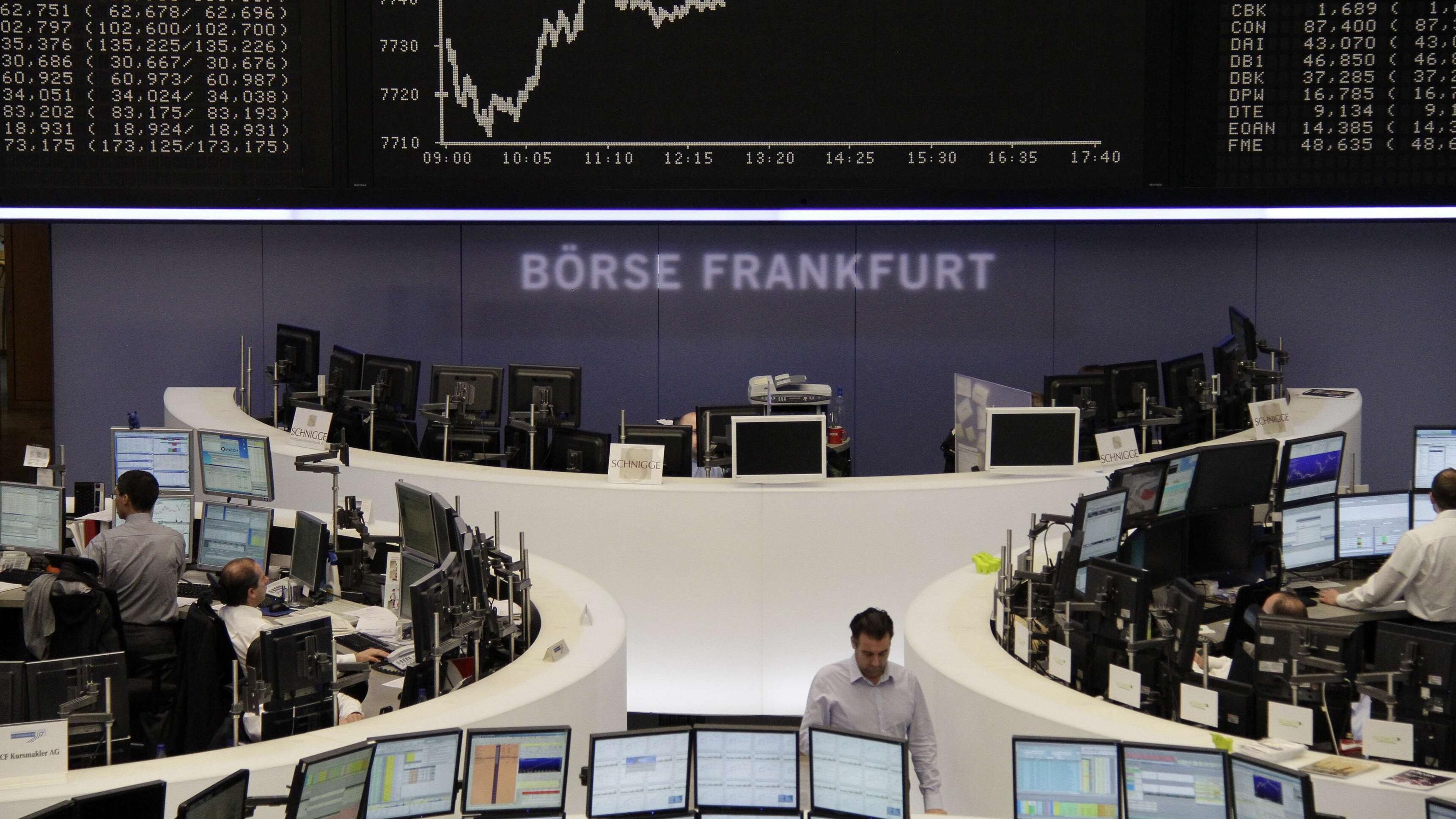 Crollano i tassi dei Btp, spread sotto 250