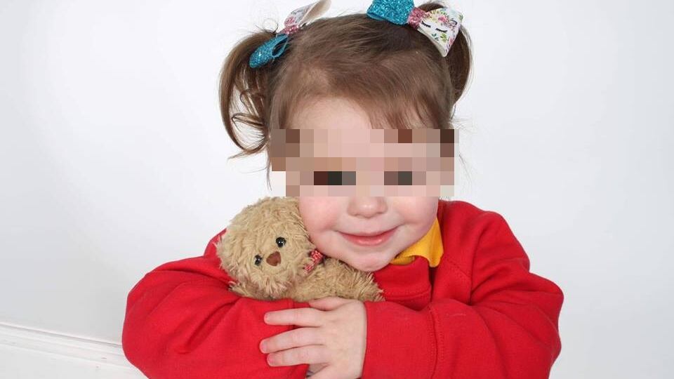 Irlanda, un uomo tenta di rapire una bimba di tre anni ma lei lotta e scappa