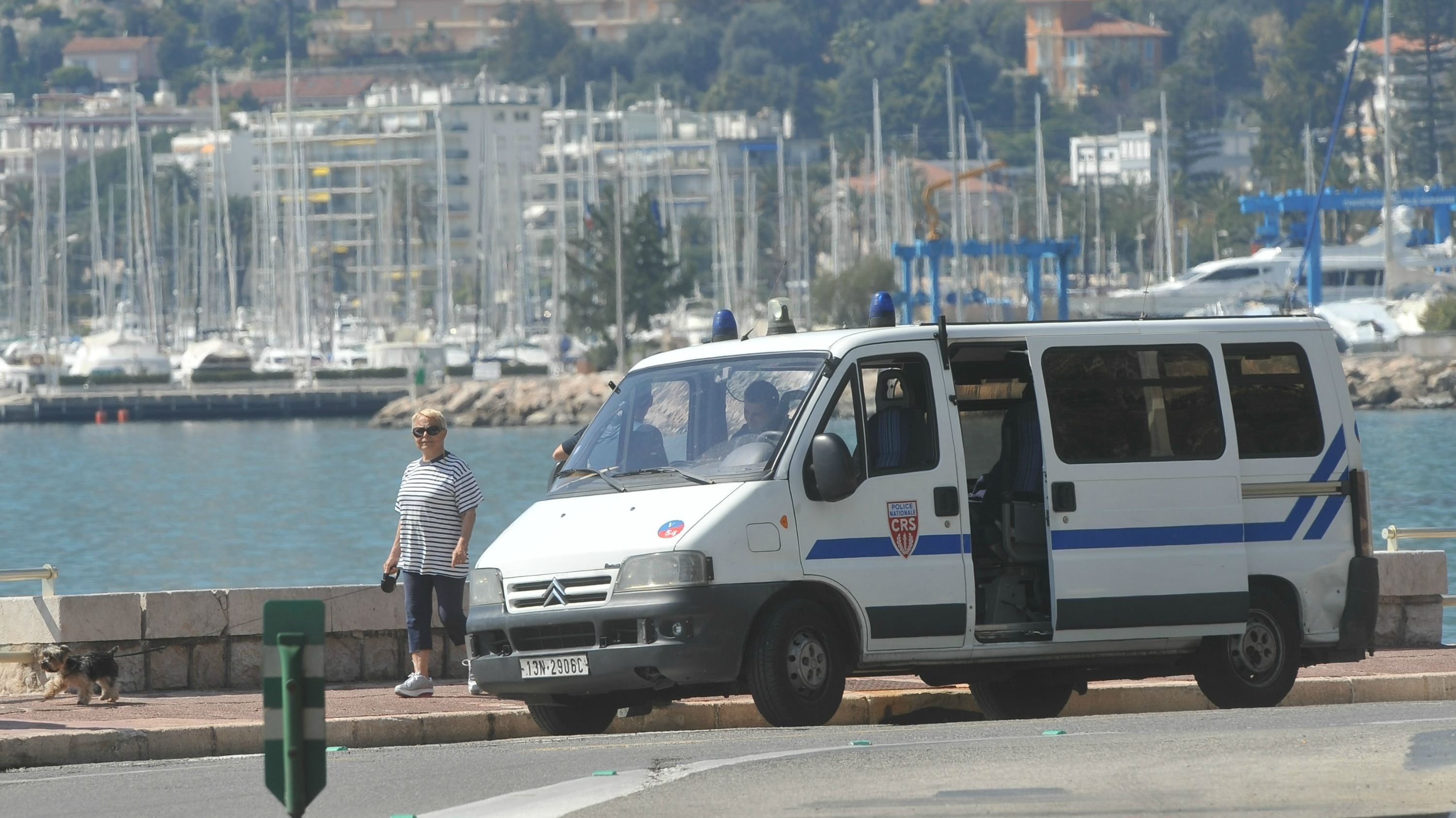 Parigi schiera i gendarmi: rafforzati i confini tra Francia e Liguria