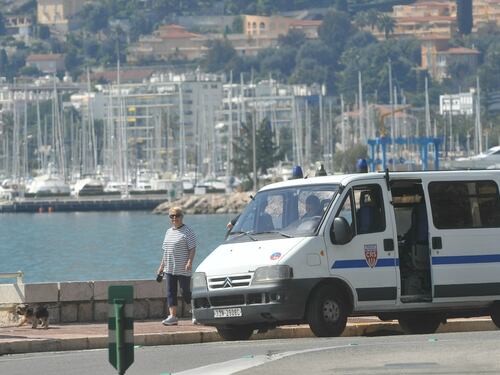 Parigi schiera i gendarmi: rafforzati i confini tra Francia e Liguria