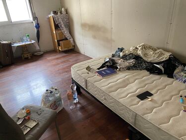 Migranti nell'edificio occupato dell'ex area casa editrice Ricordi 4