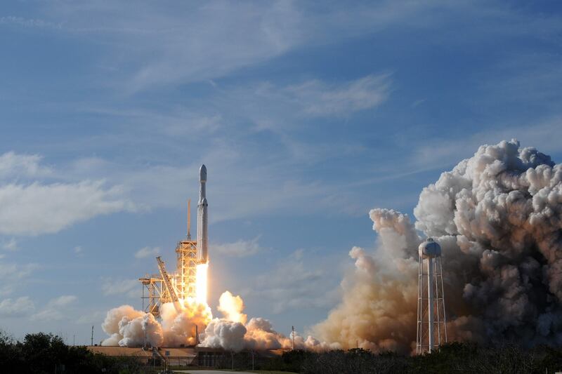 Parte il bus spaziale di Space X 16