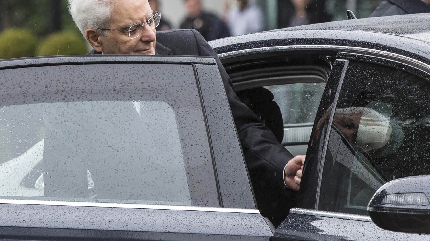 Mattarella prende tempo: si riaprono i giochi su Savona