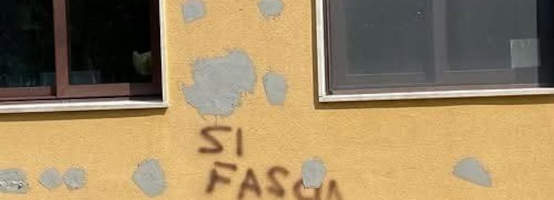 Il cappotto termico è fascista, l’ossessione Pd e Jason Ardey: quindi, oggi…