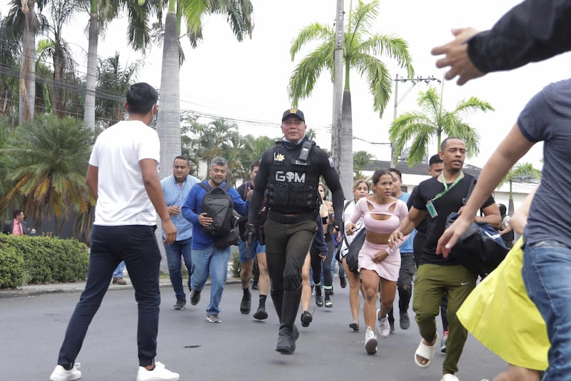 Ecuador, scontri e saccheggi: decretato lo stato d'emergenza 2