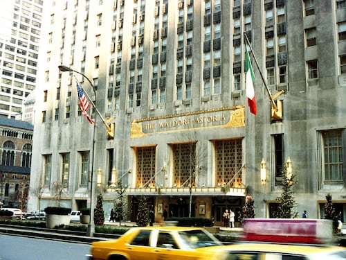 Waldorf Astoria comprato dai cinesi. E Obama non ci dormirà più