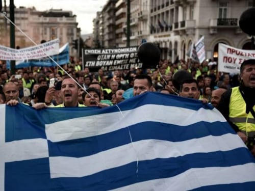La Grecia si ferma, proteste contro le manovre imposte dall’Europa