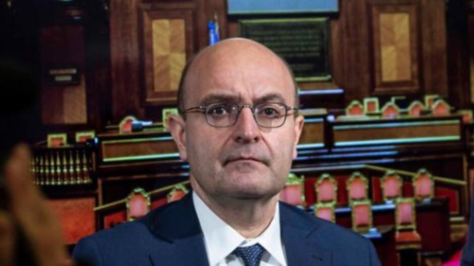 Il Pd è al verde: tagli a sedi e stipendi