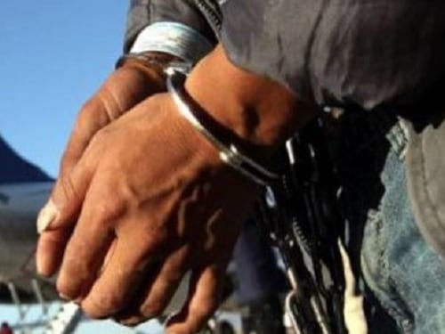 Parma, ghanese ubriaco aggredisce passanti e agenti, ora espulsione